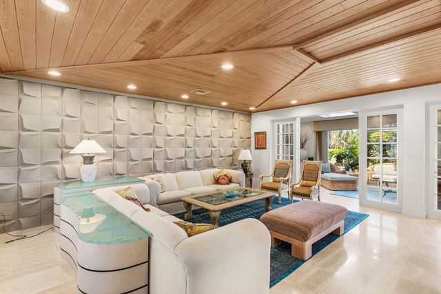 35 Estate Drive, Boynton Beach, FL 33436