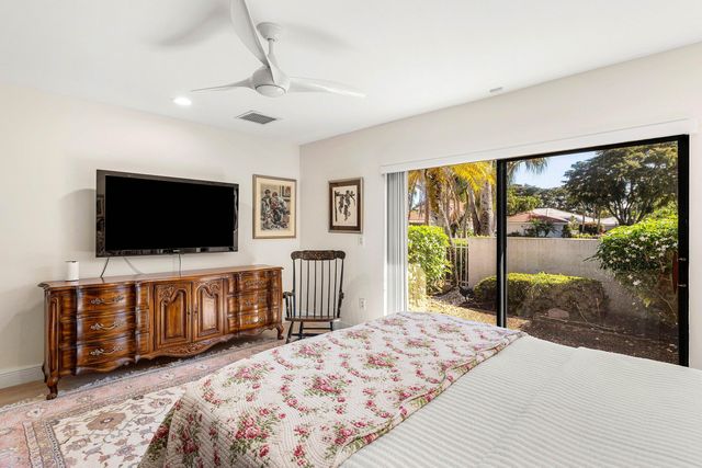 35 Estate Drive, Boynton Beach, FL 33436