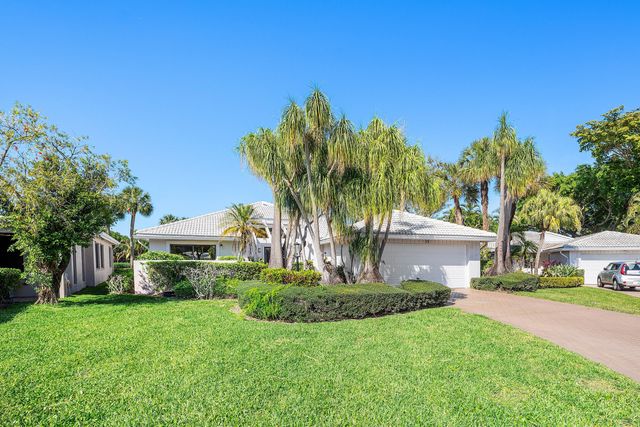 35 Estate Drive, Boynton Beach, FL 33436