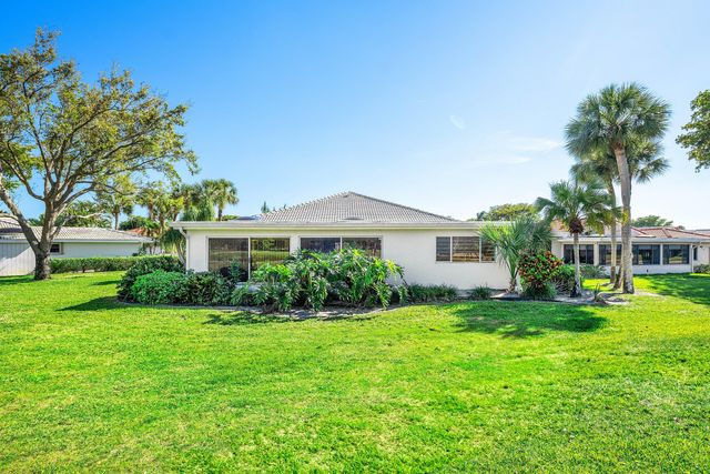 35 Estate Drive, Boynton Beach, FL 33436