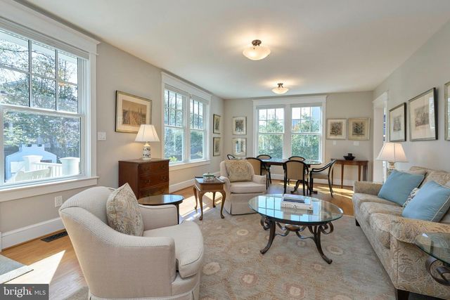 1243 N STUART ST, Arlington, VA 22201