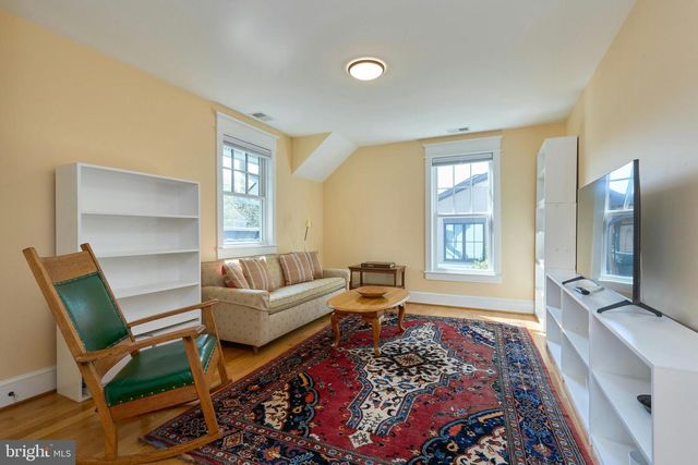 1243 N STUART ST, Arlington, VA 22201