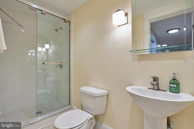 1243 N STUART ST, Arlington, VA 22201