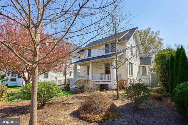 1243 N STUART ST, Arlington, VA 22201