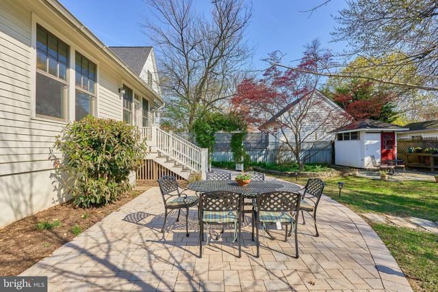 1243 N STUART ST, Arlington, VA 22201