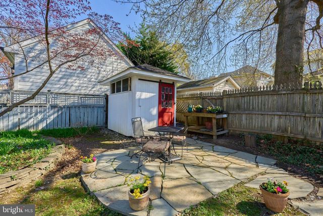 1243 N STUART ST, Arlington, VA 22201