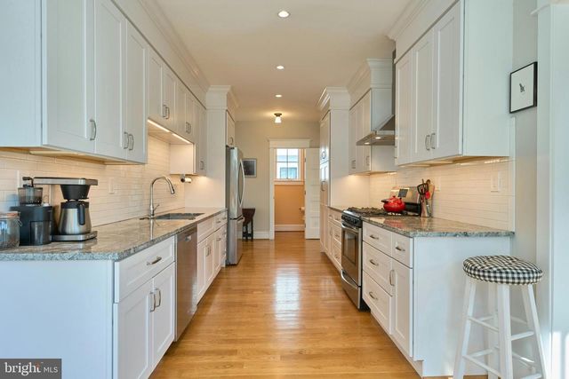 1243 N STUART ST, Arlington, VA 22201