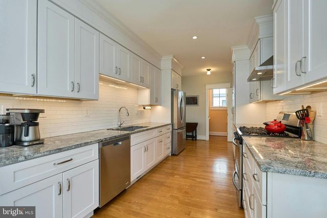 1243 N STUART ST, Arlington, VA 22201