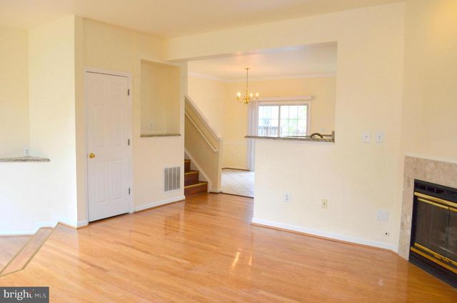 6863 DRIFTON CT, Centreville, VA 20121
