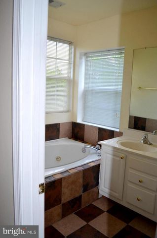 6863 DRIFTON CT, Centreville, VA 20121