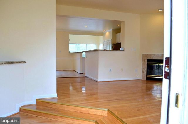 6863 DRIFTON CT, Centreville, VA 20121