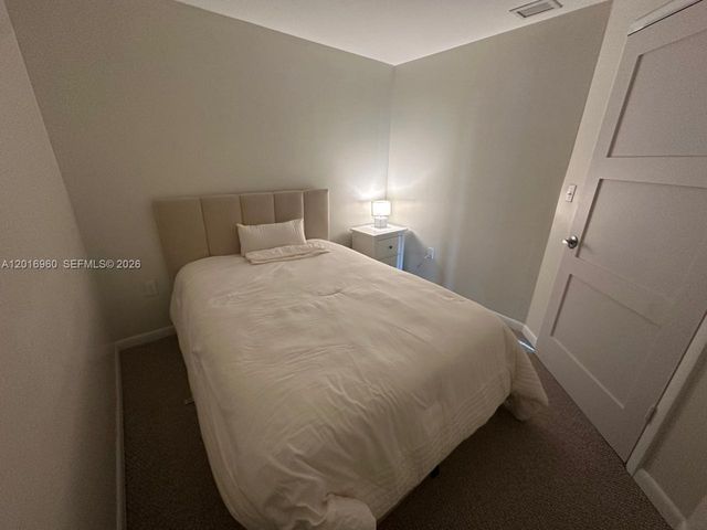 253 NE 2nd St 1402, Miami, FL 33132