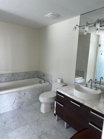 253 NE 2nd St 1402, Miami, FL 33132