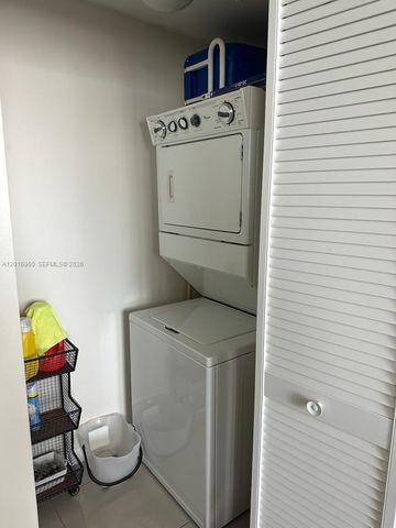 253 NE 2nd St 1402, Miami, FL 33132