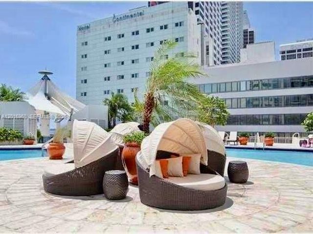 253 NE 2nd St 1402, Miami, FL 33132