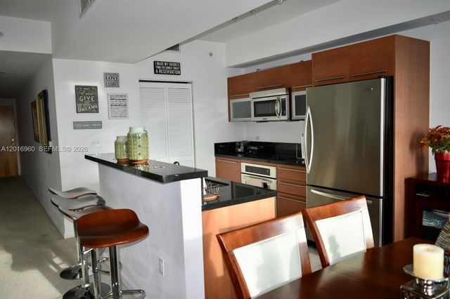 253 NE 2nd St 1402, Miami, FL 33132