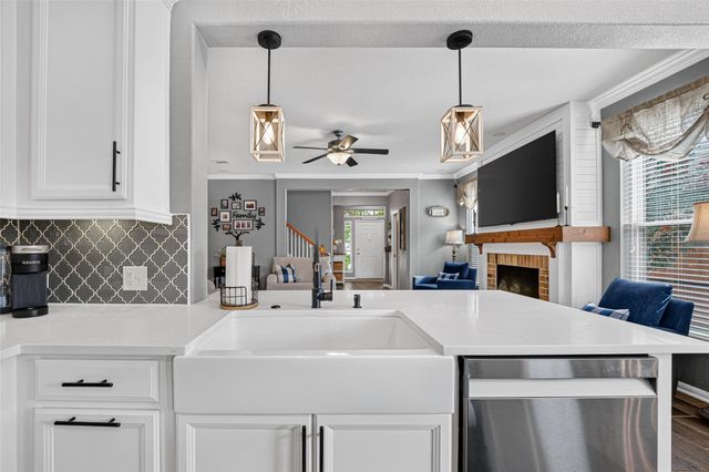 234 Bayside Crossing Drive, La Porte, TX 77571