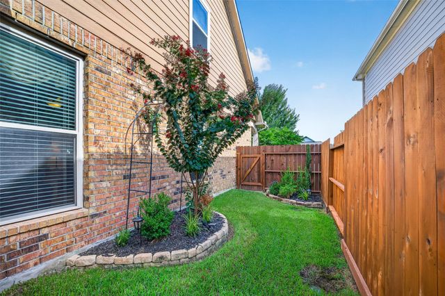 234 Bayside Crossing Drive, La Porte, TX 77571