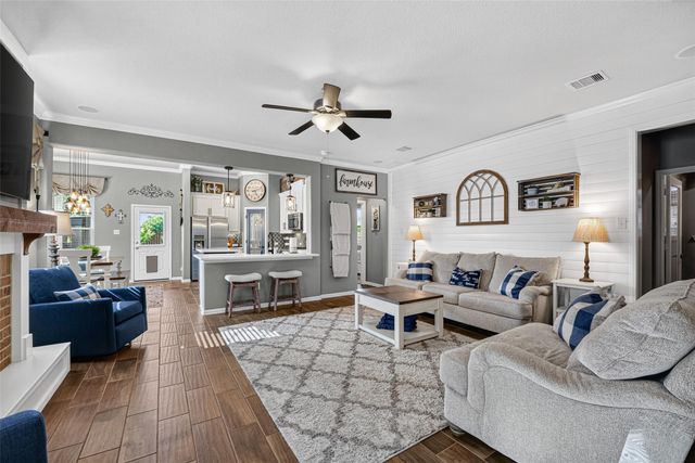 234 Bayside Crossing Drive, La Porte, TX 77571