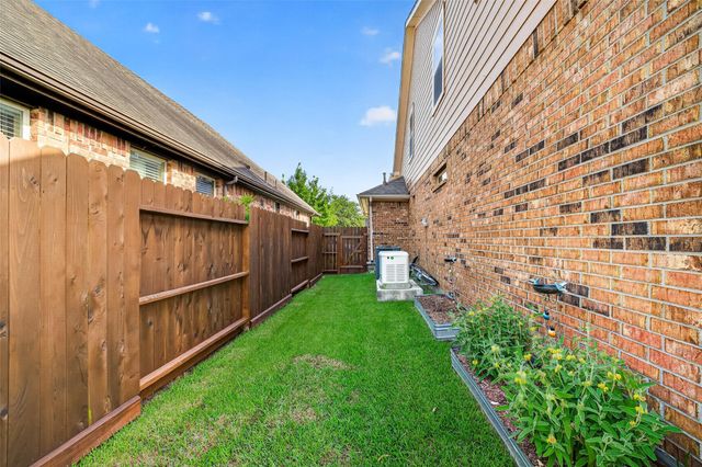 234 Bayside Crossing Drive, La Porte, TX 77571