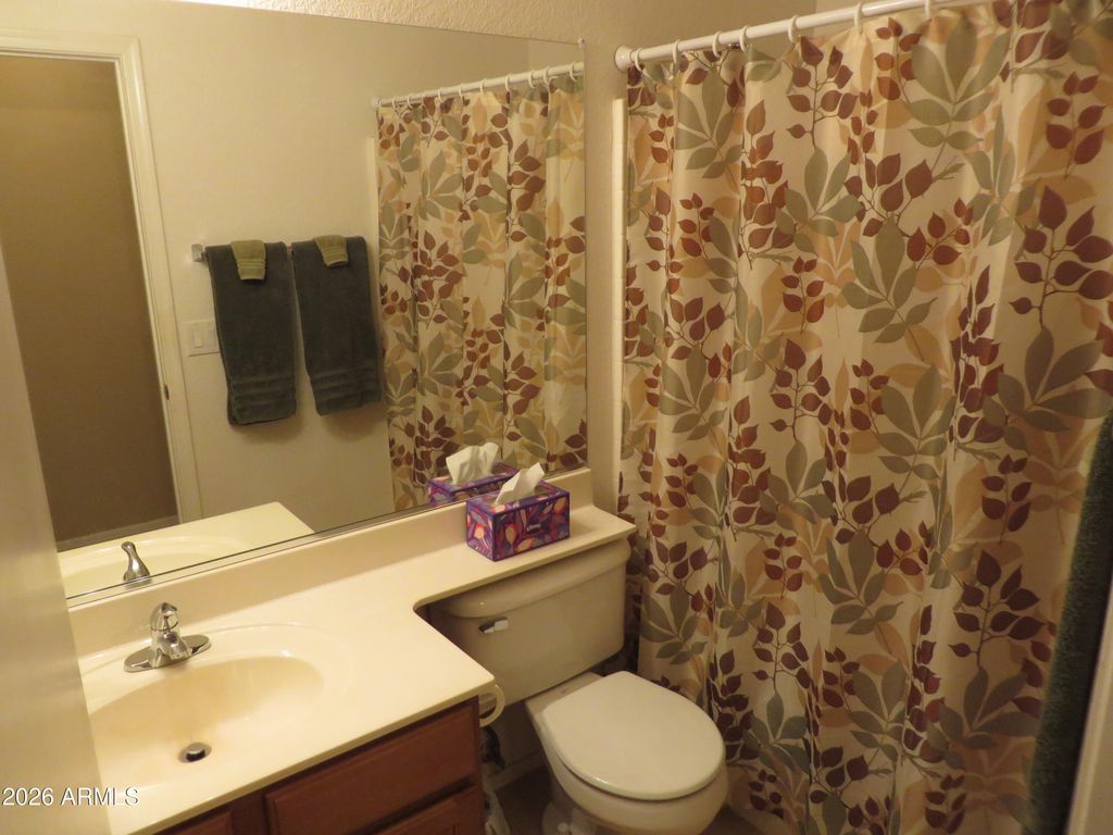 Image 12 of property listing at 4757 E MEADOW CREEK Way, San Tan Valley, AZ 85140