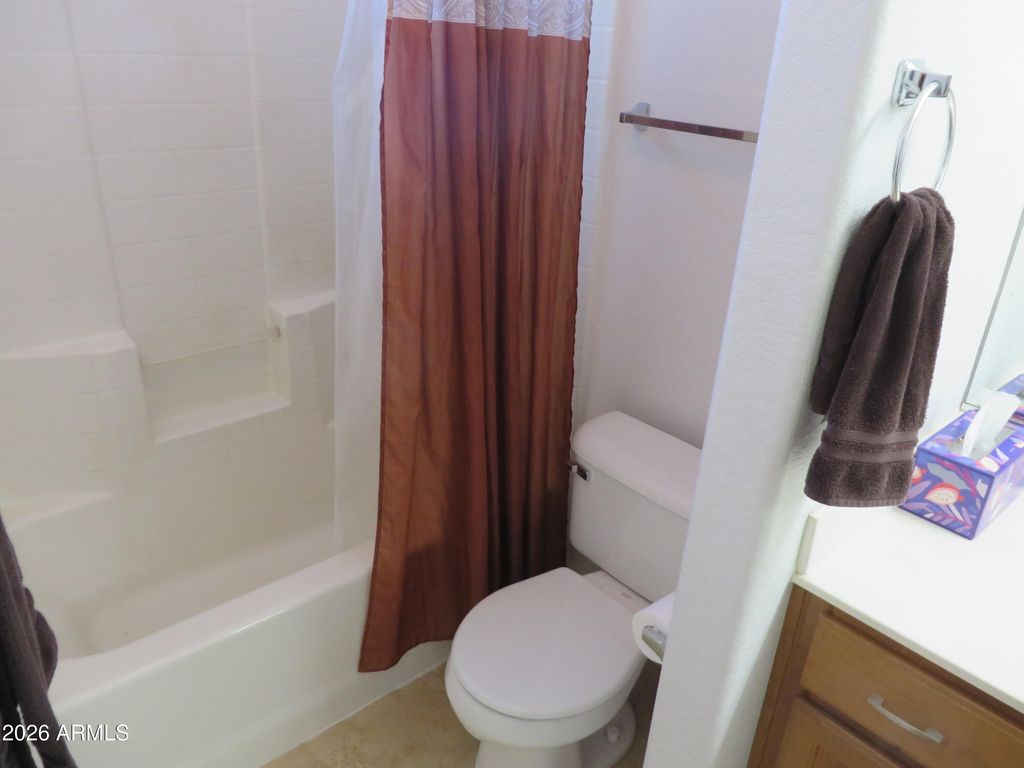 Image 16 of property listing at 4757 E MEADOW CREEK Way, San Tan Valley, AZ 85140