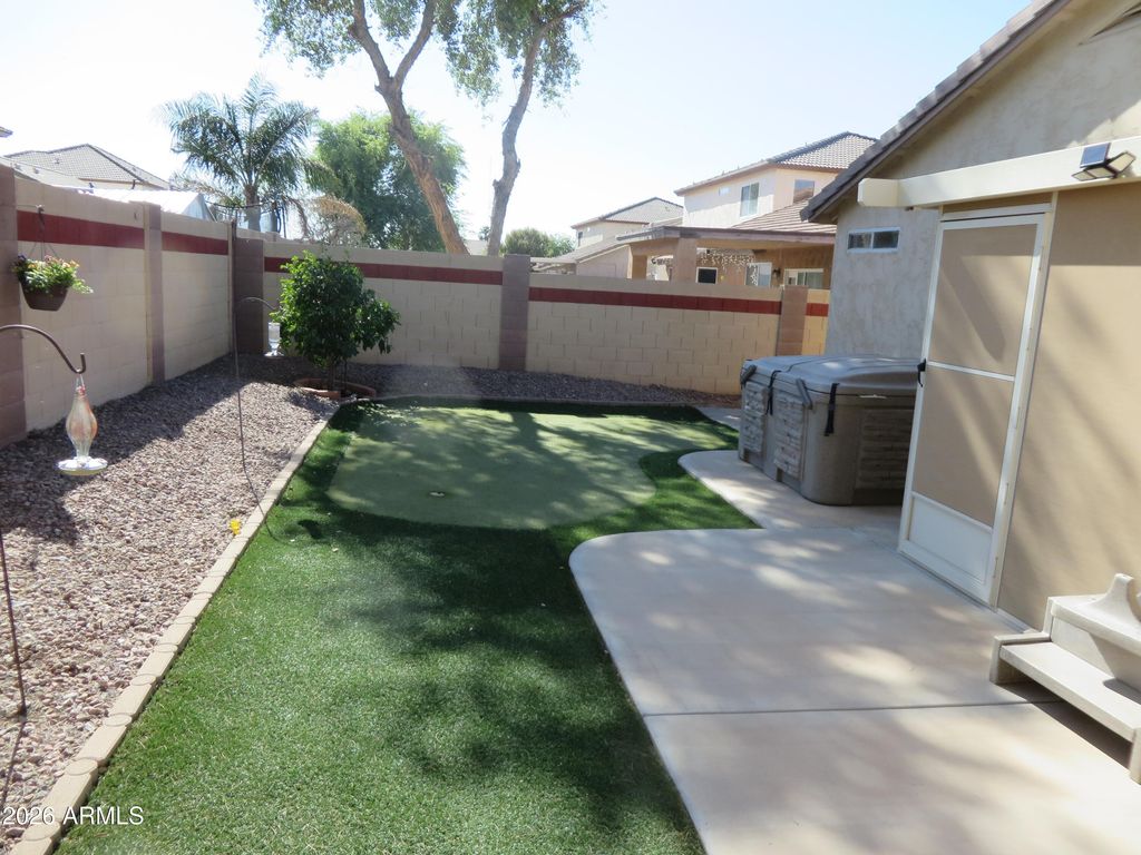 Image 26 of property listing at 4757 E MEADOW CREEK Way, San Tan Valley, AZ 85140