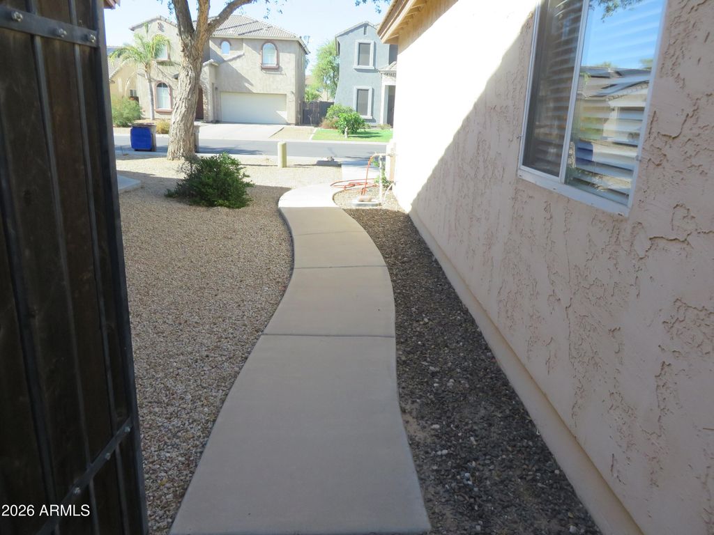 Image 31 of property listing at 4757 E MEADOW CREEK Way, San Tan Valley, AZ 85140