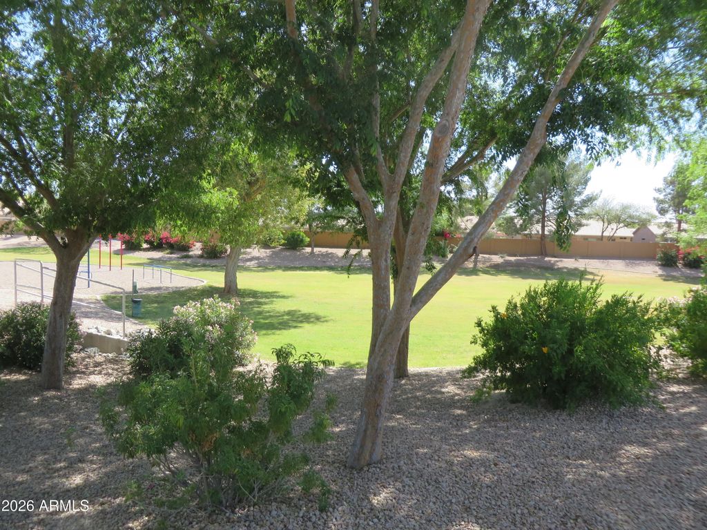 Image 37 of property listing at 4757 E MEADOW CREEK Way, San Tan Valley, AZ 85140