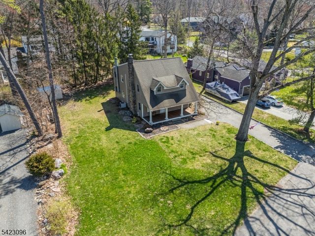 63 Ramapo Rd, West Milford Twp., NJ 07421