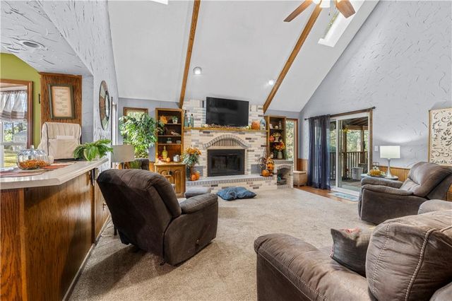 14863 E Redcoat Road, Nevada, MO 64772