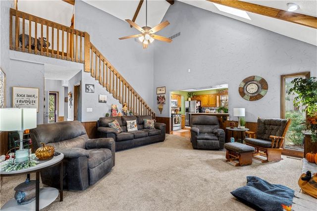 14863 E Redcoat Road, Nevada, MO 64772