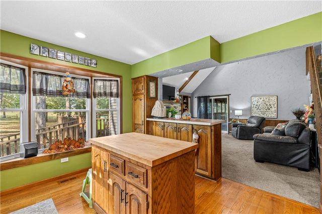 14863 E Redcoat Road, Nevada, MO 64772