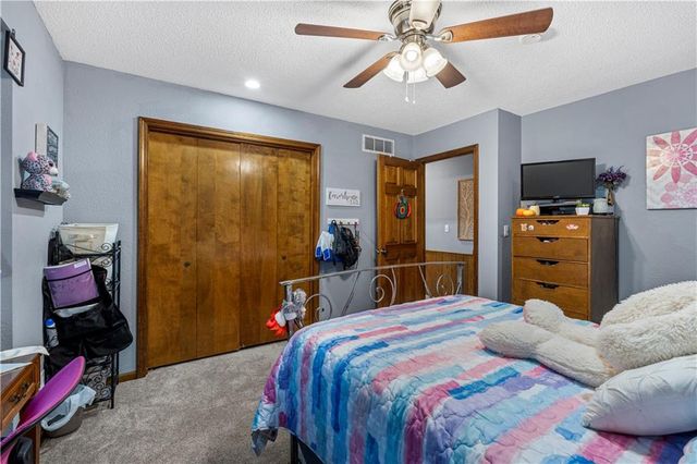 14863 E Redcoat Road, Nevada, MO 64772