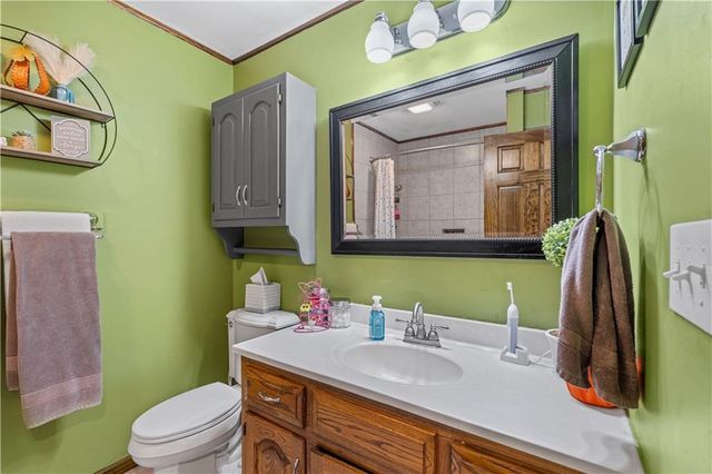 14863 E Redcoat Road, Nevada, MO 64772