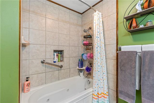 14863 E Redcoat Road, Nevada, MO 64772