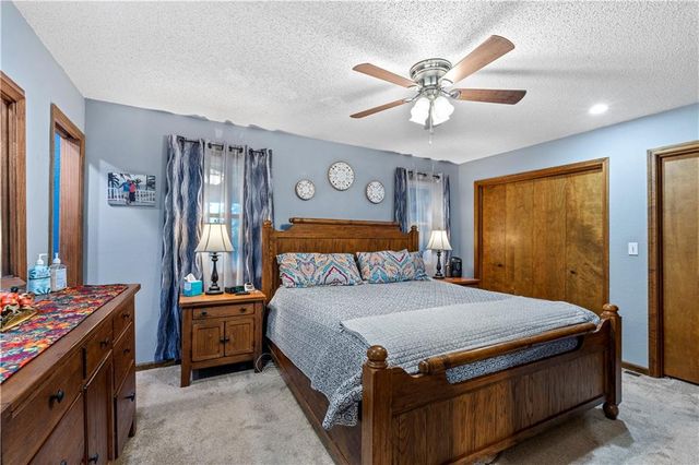 14863 E Redcoat Road, Nevada, MO 64772