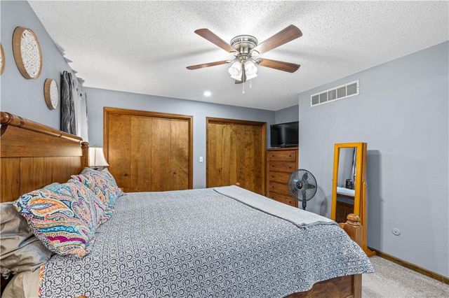 14863 E Redcoat Road, Nevada, MO 64772