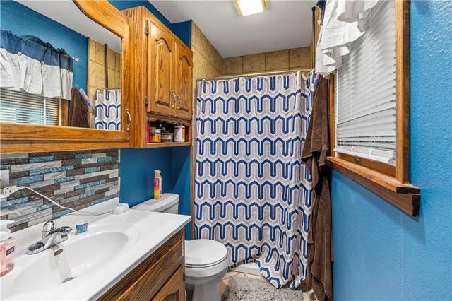 14863 E Redcoat Road, Nevada, MO 64772