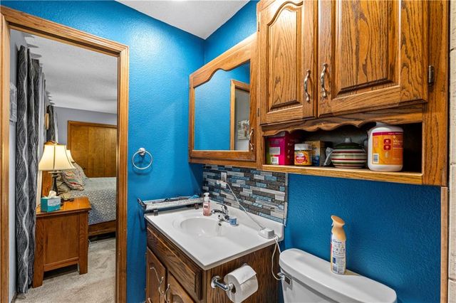 14863 E Redcoat Road, Nevada, MO 64772