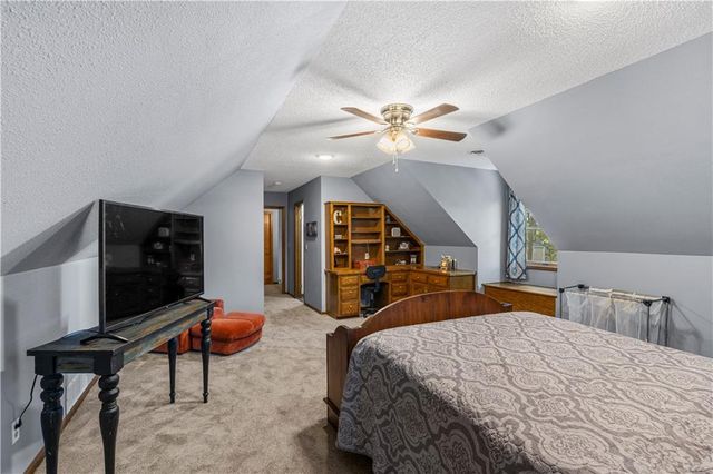 14863 E Redcoat Road, Nevada, MO 64772