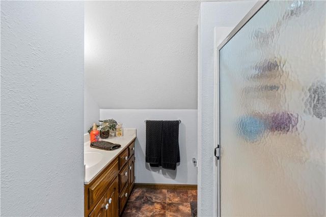 14863 E Redcoat Road, Nevada, MO 64772