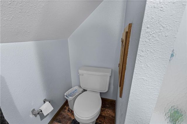 14863 E Redcoat Road, Nevada, MO 64772