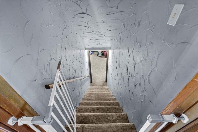 14863 E Redcoat Road, Nevada, MO 64772