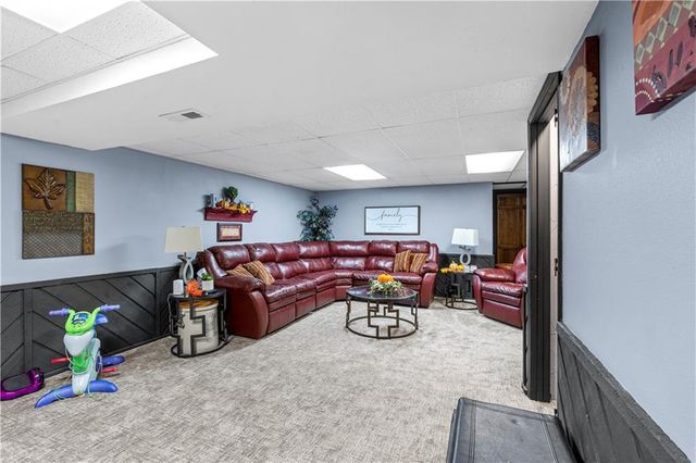 14863 E Redcoat Road, Nevada, MO 64772