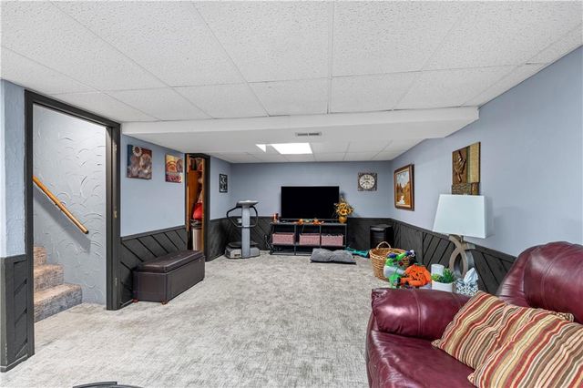 14863 E Redcoat Road, Nevada, MO 64772