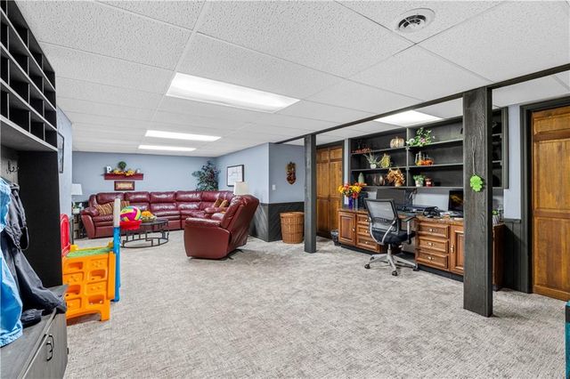 14863 E Redcoat Road, Nevada, MO 64772