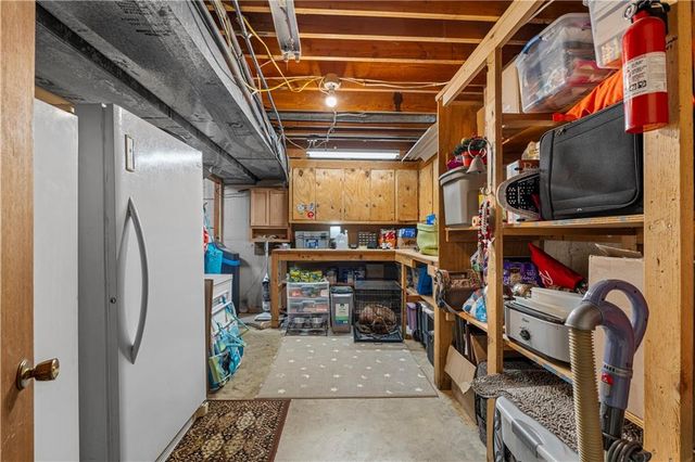 14863 E Redcoat Road, Nevada, MO 64772