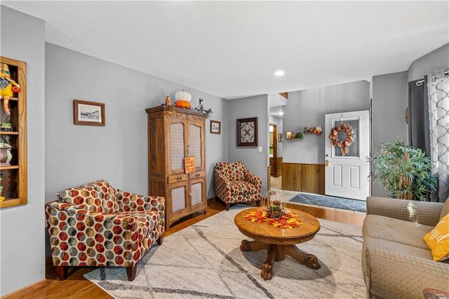 14863 E Redcoat Road, Nevada, MO 64772