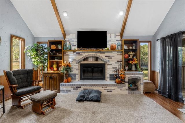 14863 E Redcoat Road, Nevada, MO 64772